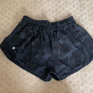 Lulu size 4, 2.5 inseam shorts